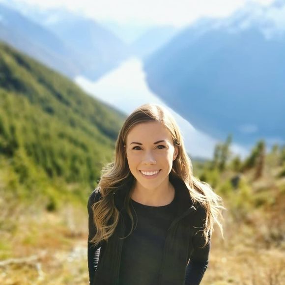 Meet your Posher, Adria - Picture 1 of 1